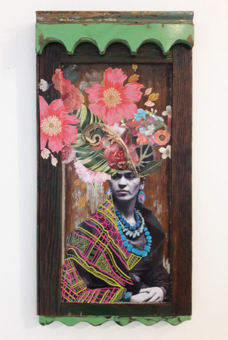<p>Betsy Gorman, <em>Frida con corona de flores</em>, 2018, collage con varios medios. Cortesía de Level One Art Installation, San Diego, CA.</p>
