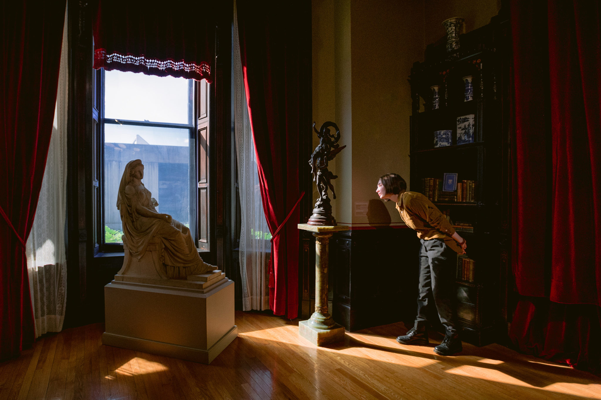 on-view-glenview-2021-ebony-library-2